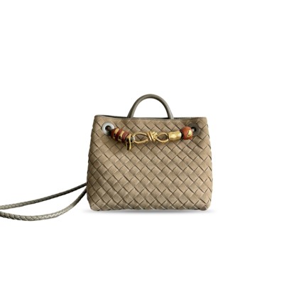 BOTTEGA VENETA ANDIAMO SMALL SUEDE TOTE REVERSE CYPRESS GREEN BAG 743568 (25*22*10.5cm)